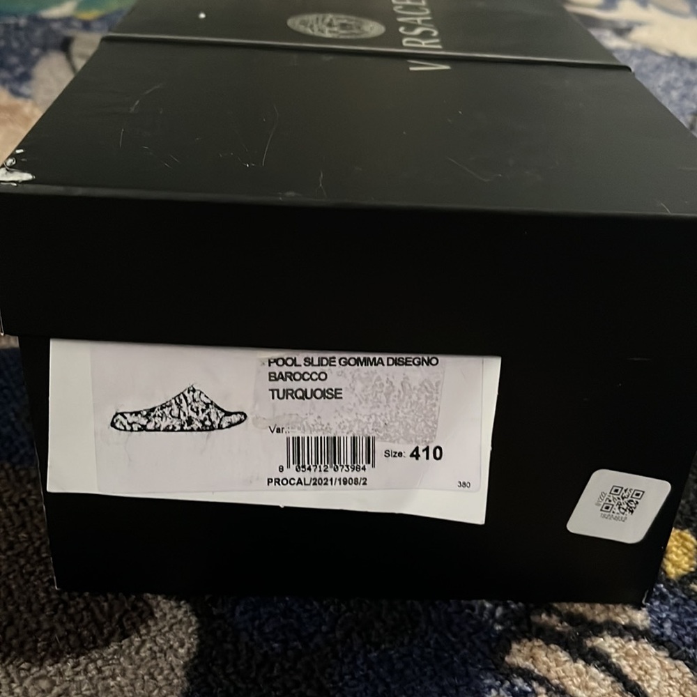 NIB Versace Pool Slides - Picture 5 of 7